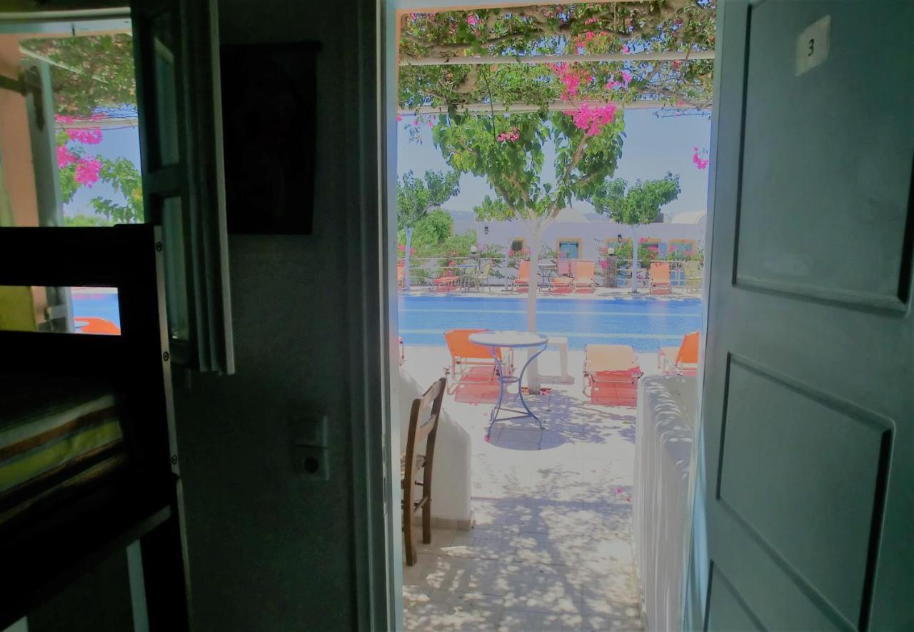 סנטוריני Santorini Camping & Hostel מראה חיצוני תמונה