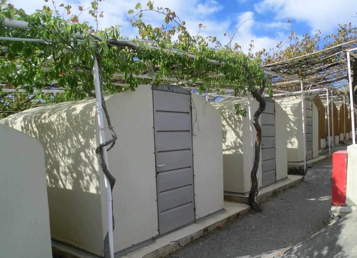 סנטוריני Santorini Camping & Hostel מראה חיצוני תמונה