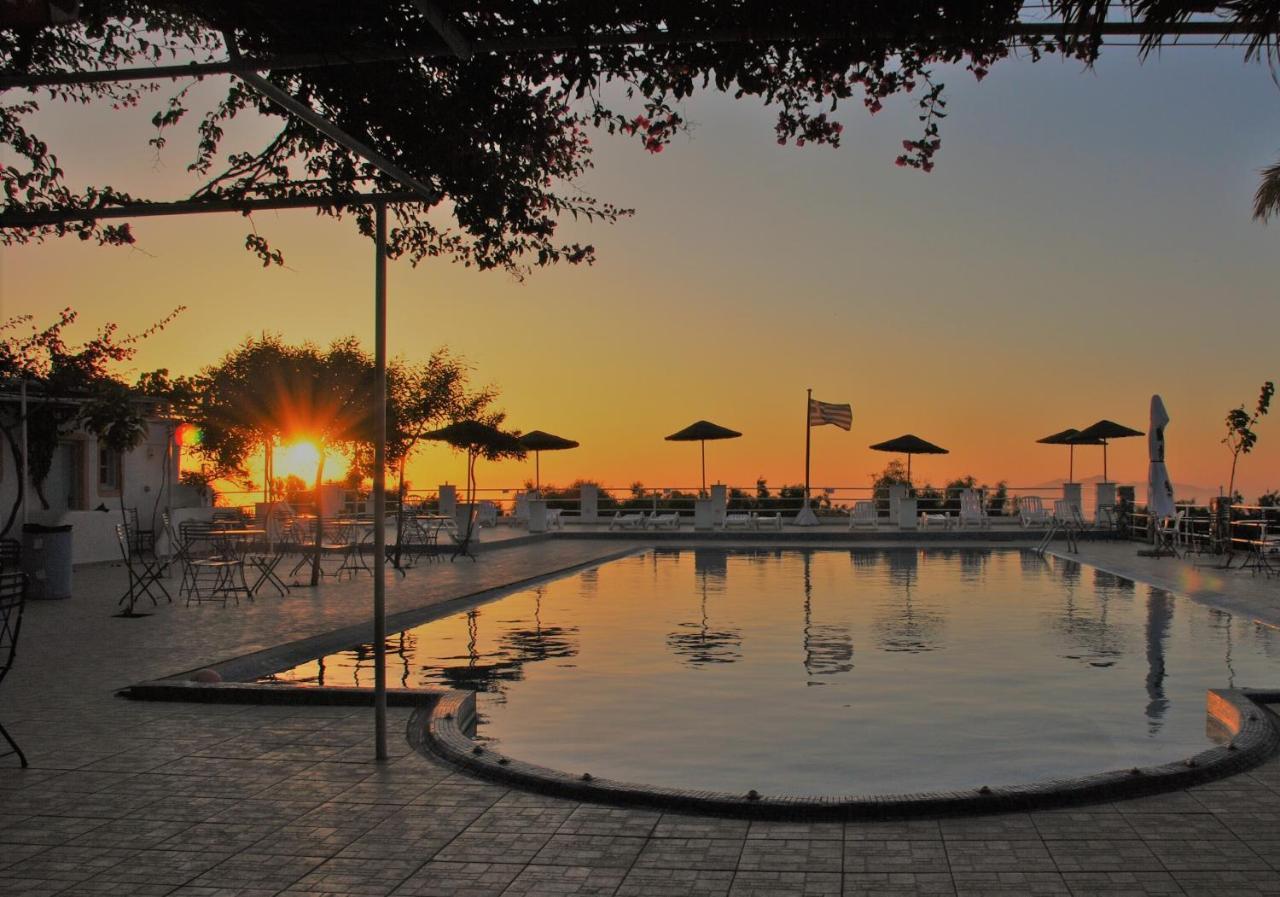 סנטוריני Santorini Camping & Hostel מראה חיצוני תמונה